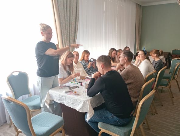 Творческая атмосфера на парфюмерном мастер классе для финансистов и банкировских служащих Творческая атмосфера на парфюмерном мастер классе для финансистов и банкировских служащих
